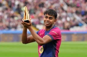 长传、过人成功率100%，卡尔当选柏林联合vs拜仁全场最佳（长传过人双100%，卡尔荣膺柏林联合战拜仁全场最佳）