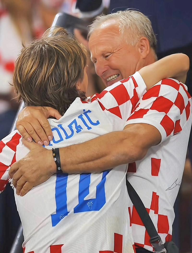 奥尼尔：能进入历史第一人讨论的只有乔丹、詹姆斯和科比（奥尼尔称历史第一人之争仅限乔丹、詹姆斯与科比）