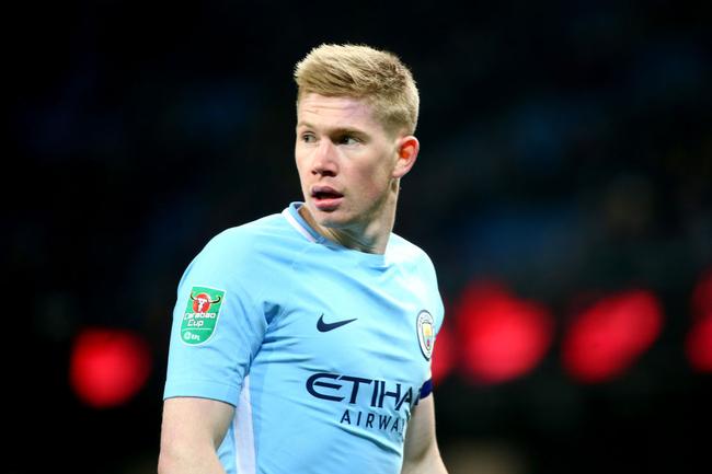 欧冠第4轮前瞻：双战术体系的博弈，两位神锋大战“群狼”（欧冠第4轮看点：两套战术正面碰撞，双神锋硬撼狼群）