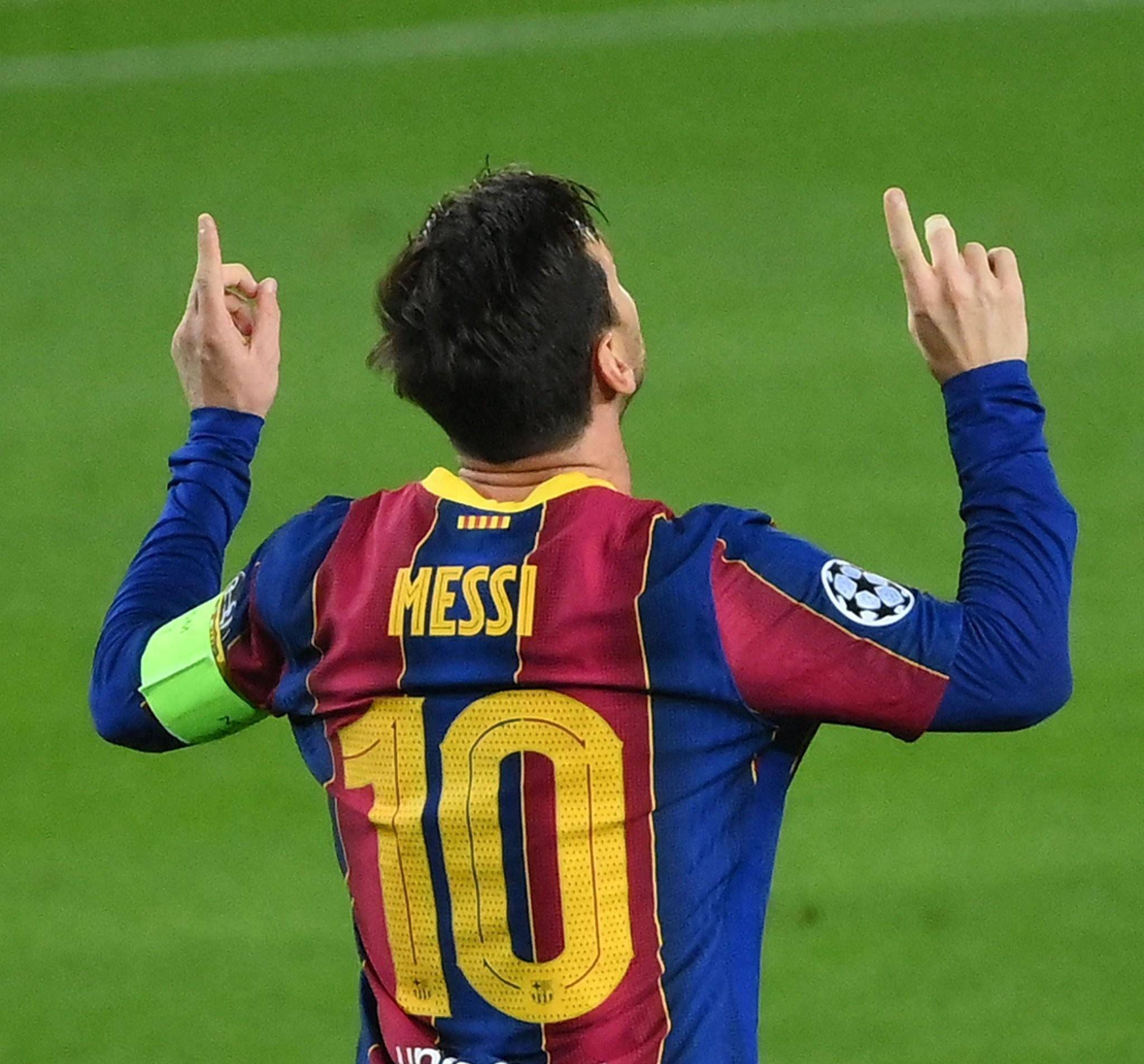 维尼修斯续约陷入僵局：皇马3000万天价要求引发博弈（维尼修斯续约谈判受阻：皇马3000万要价引发拉锯）