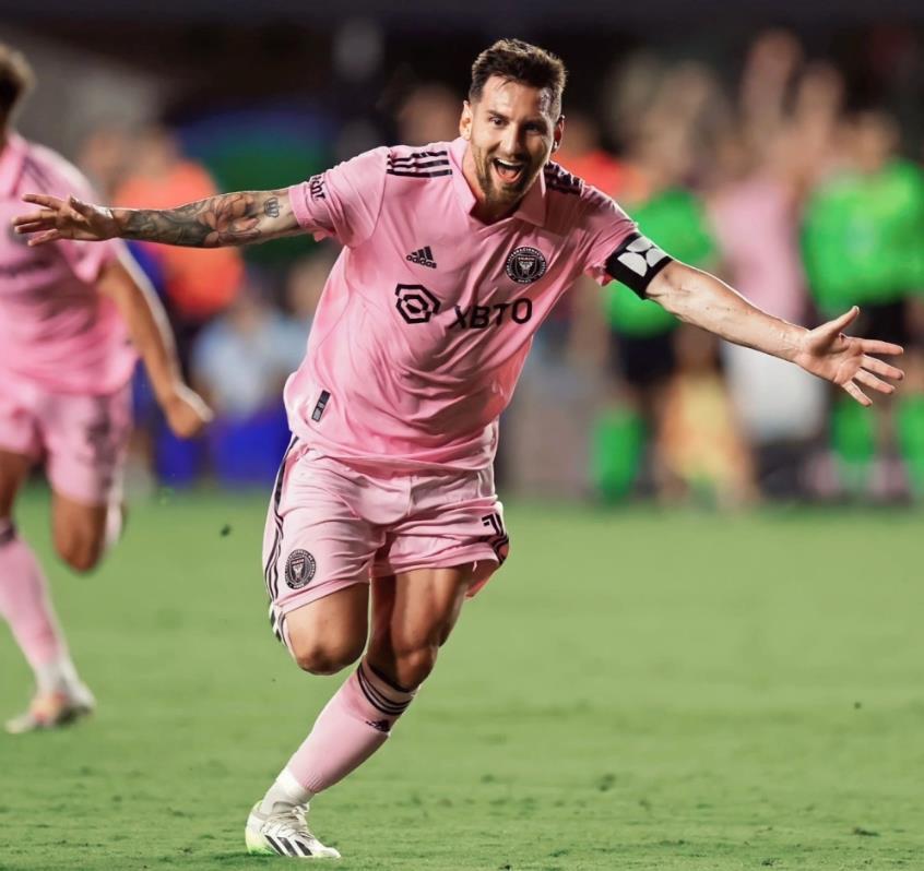 攻守兼备助博洛尼亚斩落领头羊那不勒斯，卢库米当选全场最佳（卢库米攻防俱佳助博洛尼亚力克领头羊那不勒斯，荣膺全场最佳）