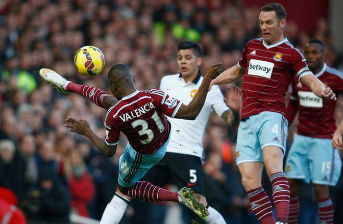 最近阿隆索的帅位岌岌可危，斯洛特也面临战绩不佳的...（阿隆索帅位告急，斯洛特亦因战绩低迷承压）