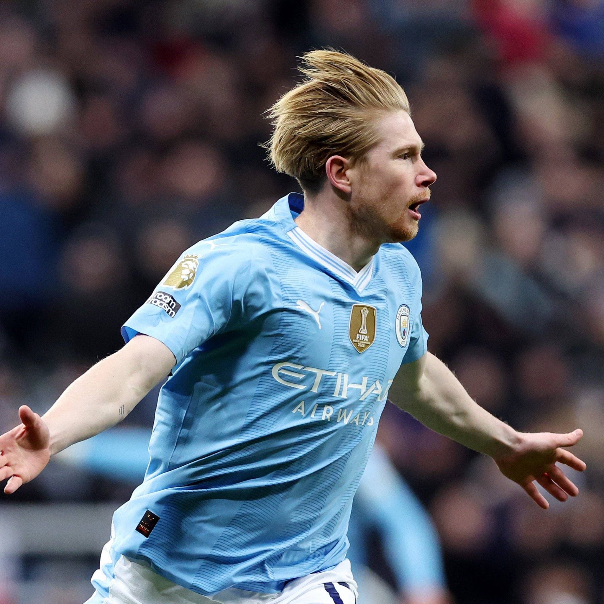 带队6战4胜重回积分榜榜首，穆斯卡特当选中超9／10月最佳教练（率队6战4胜重返榜首，穆斯卡特荣膺中超9-10月最佳教练）